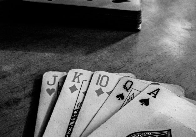 Online Casino: Spielautomaten und Live-Spiele im Überblick