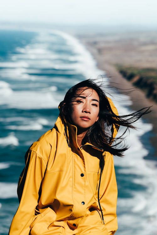 Immagine gratuita di capelli al vento, donna, donna asiatica