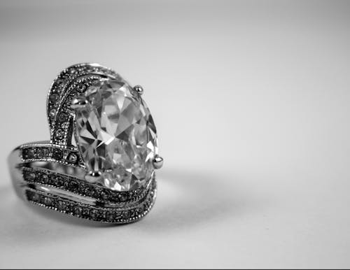 gratis Diamant Zilverkleurige Ring Stockfoto