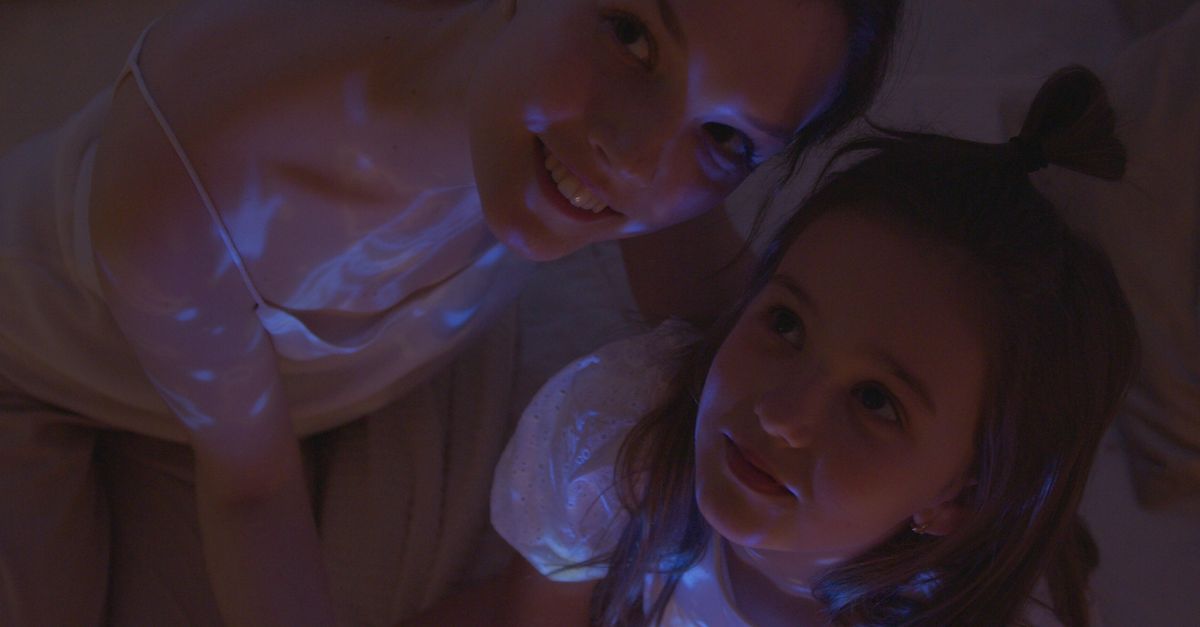 How Blue Light Affects Your Sleep—And How to Fight It - Image from the article