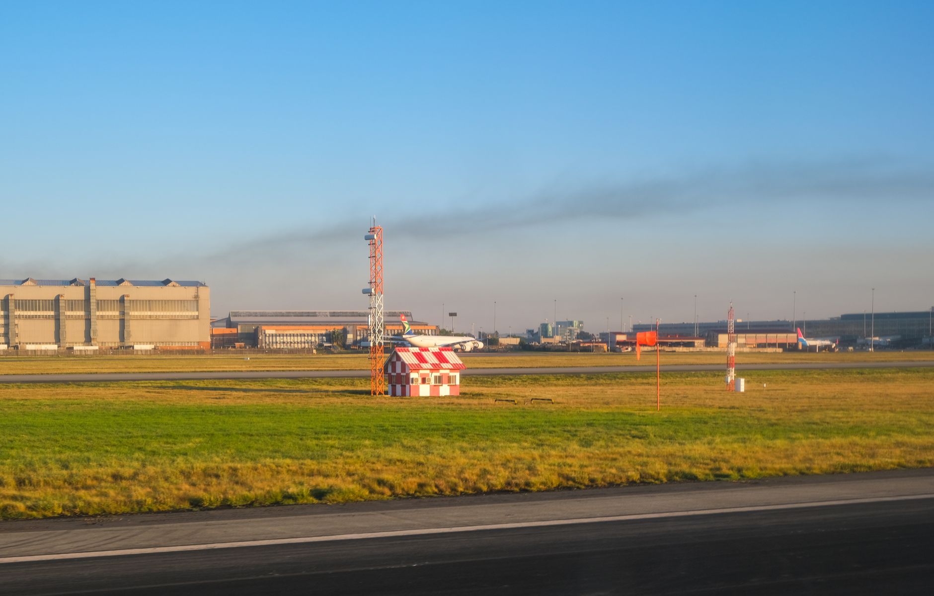 Shutdown Snarls Airports: Crash Probes Delayed