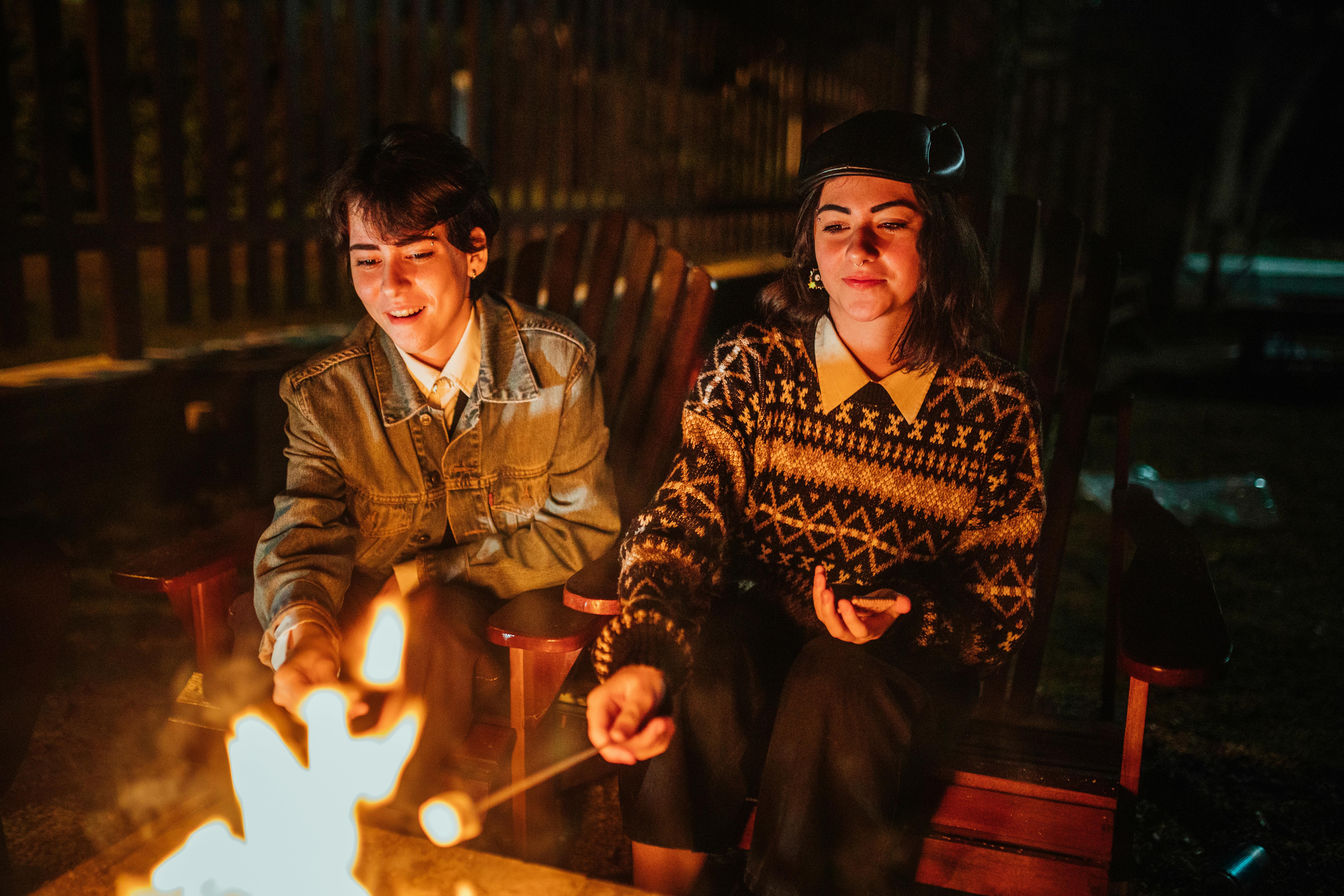 What light makes food look better?