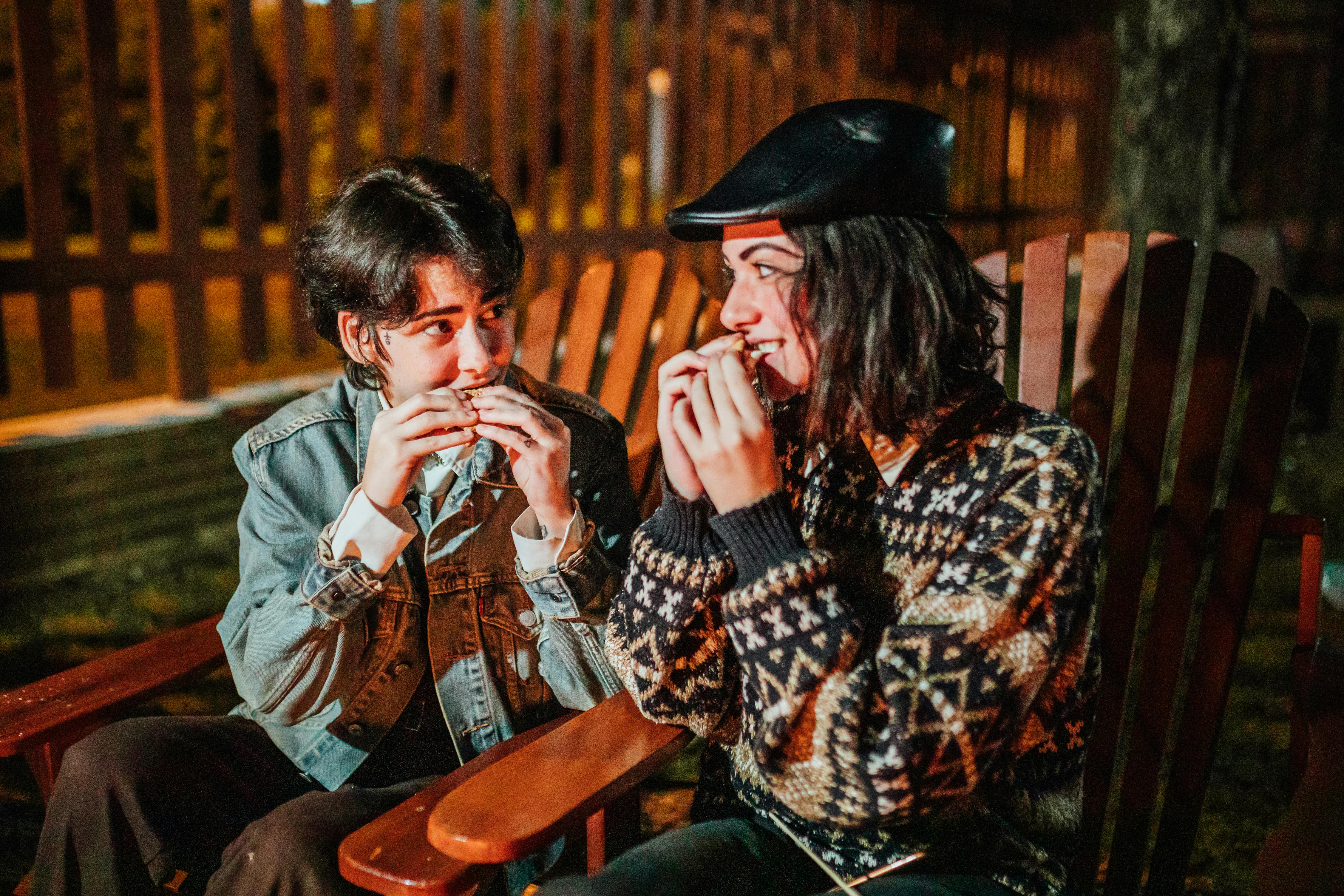 What happens if you eat chocolate before bedtime?