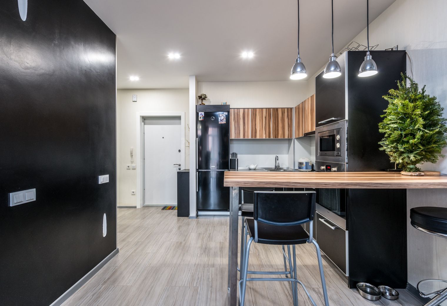 Painters and Decorators in Angel — walls rolled to an even, flat finish