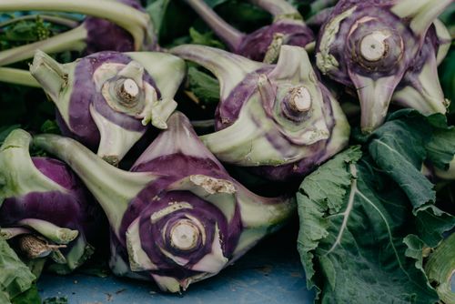 Free Close-up of fresh and nutritious purple kohlrabi vegetables, perfect for healthy organic meals. Stock Photo