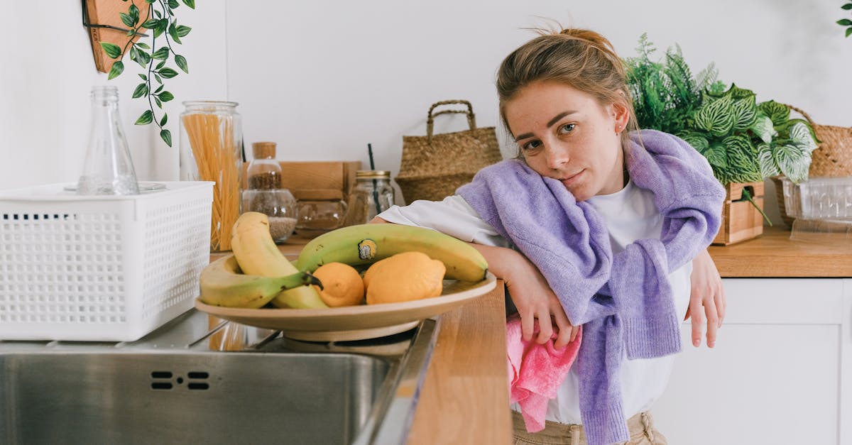 How to get rid of fruit flies in the kitchen sink