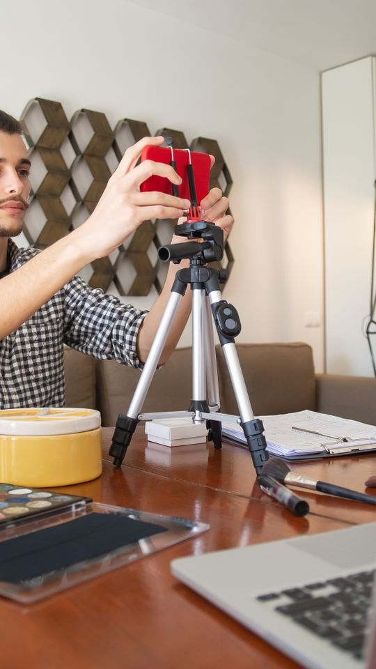 Créateur qui prépare son tournage