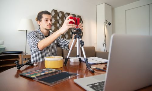 How to Become Influencer in 2026