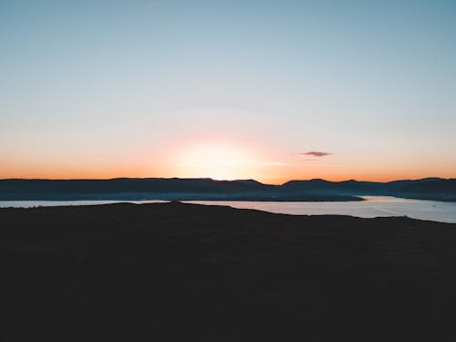 Fotobanka s bezplatnými fotkami na tému kopce, krajina, magická hodina