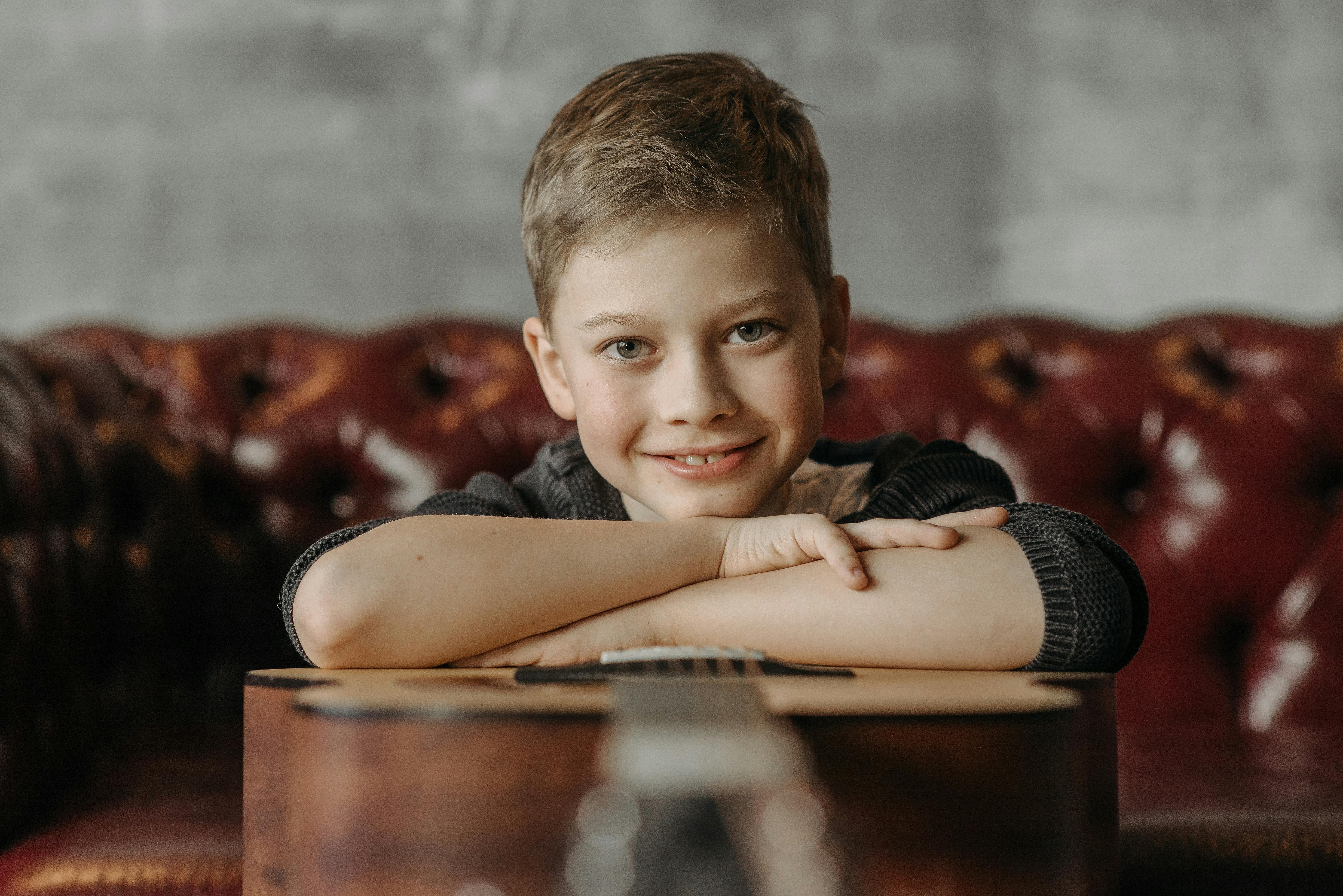 How do u get a boy to like u?