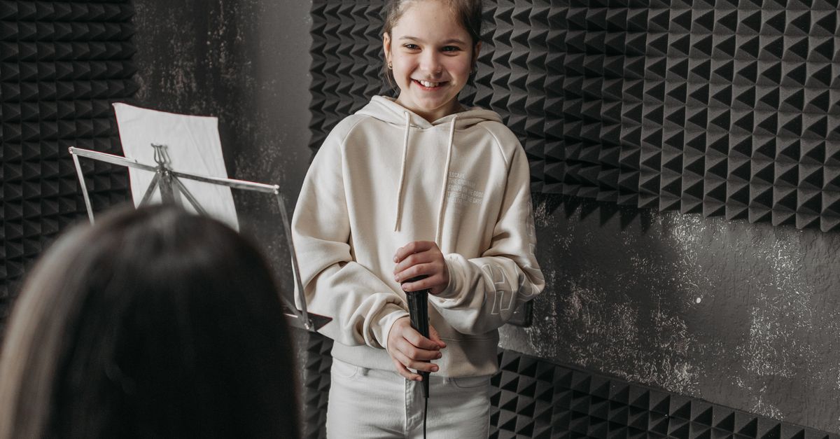 Sinnging Lesson Girl on Singing Lesson · Free Stock Photo