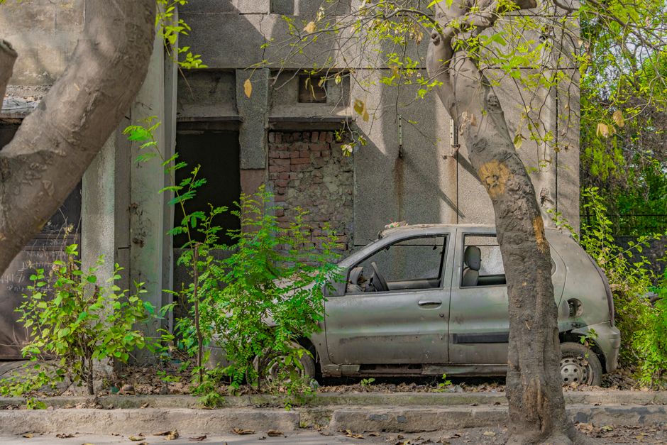 Delhi Lieutenant Governor Orders Increased Police Presence and Civic Improvements in Narela