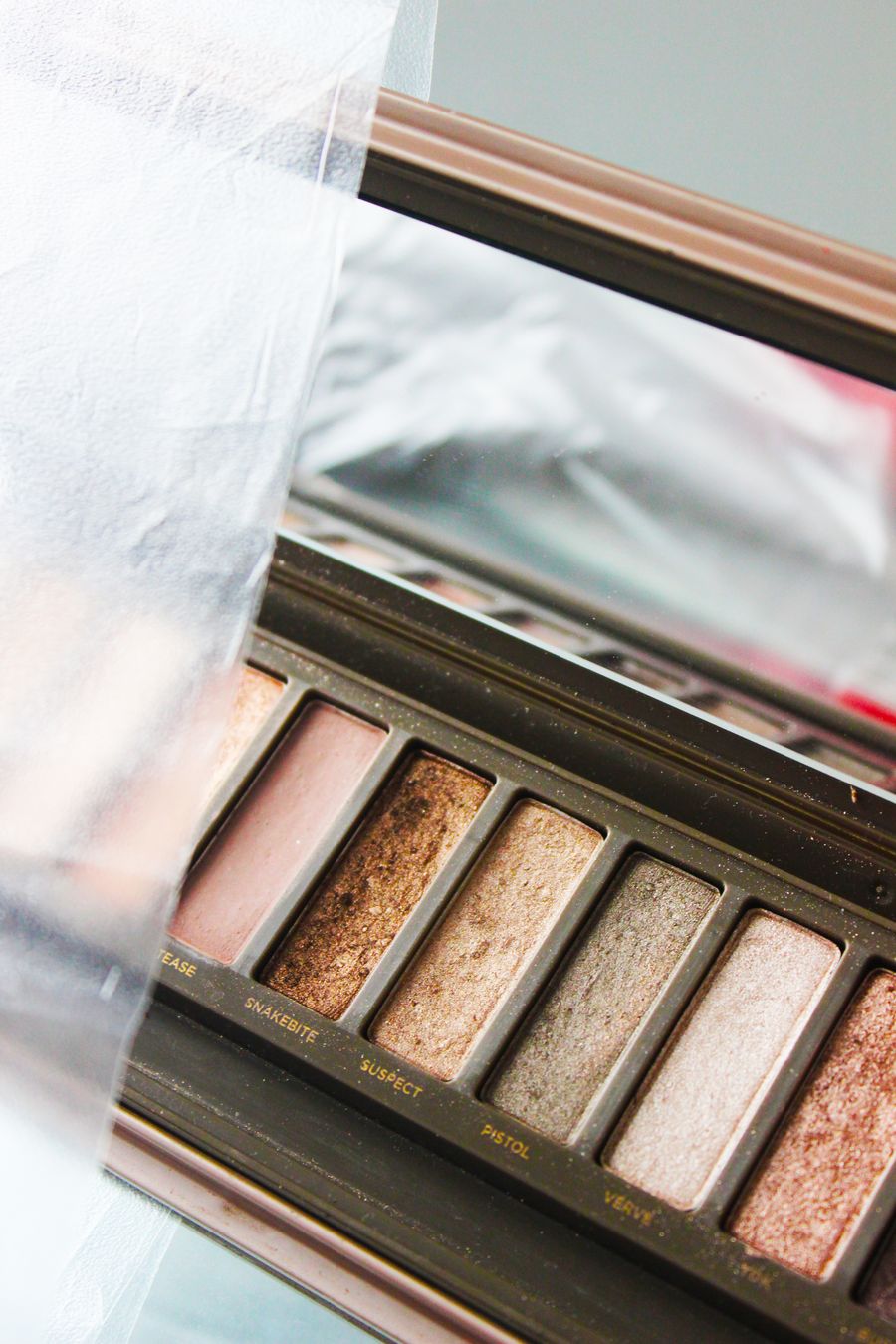Photo réaliste d'une palette de maquillage professionnelle
