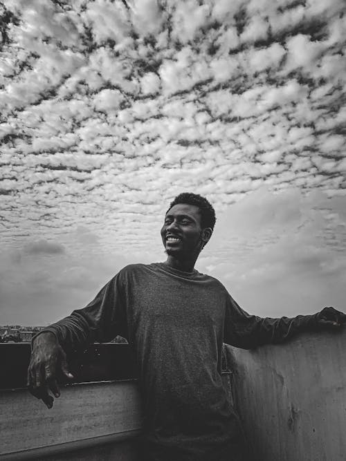 Gratis Fotos de stock gratuitas de blanco y negro, escala de grises, hombre afroamericano Foto de stock