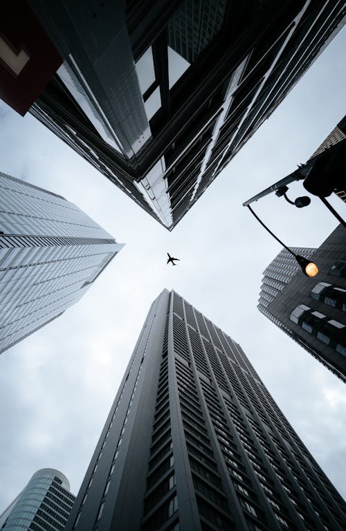 Foto d'estoc gratuïta de alçades, arquitectura, avió