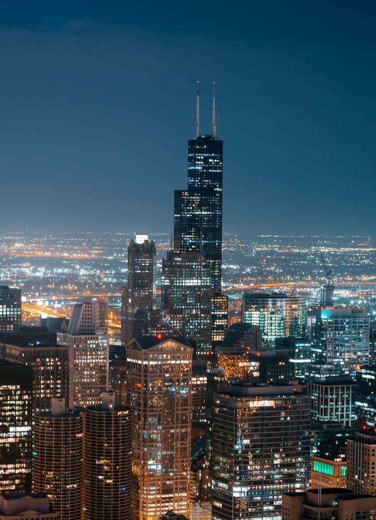 City Skyline Of Chicago, Illinois At Night 
