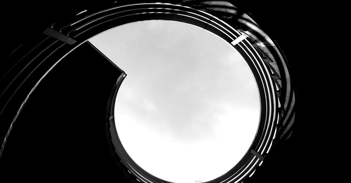 Counterintuitive Conical Ramp From below of modern twisted ramp gallery · Free Stock Photo