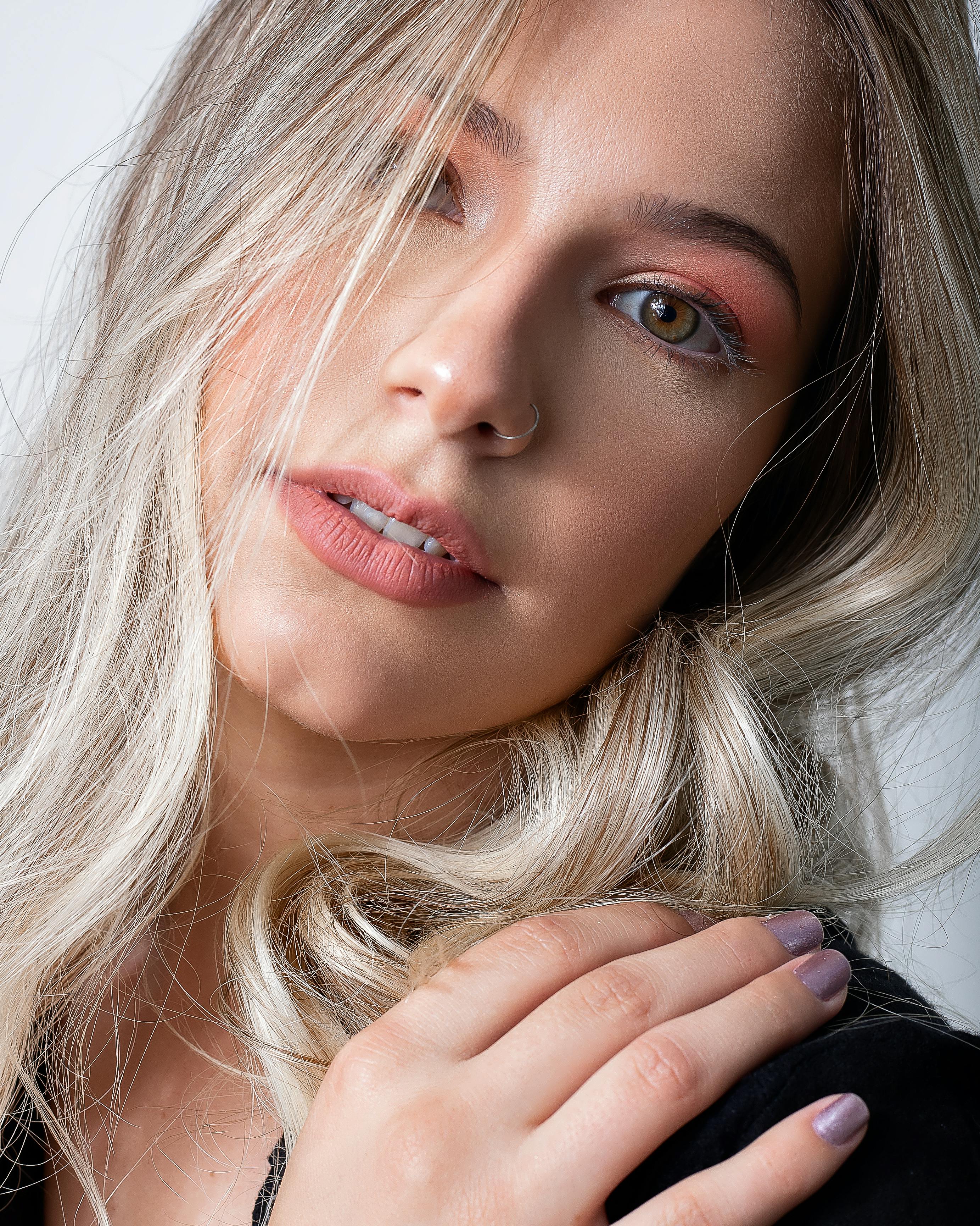 cazibe, çekici; cazip, çekicilik içeren Ücretsiz stok fotoğraf