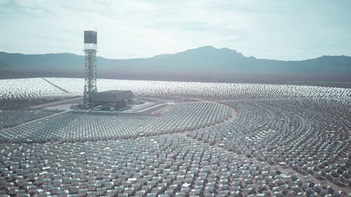 Photos gratuites de centrale solaire, dans une rangée, énergie alternative