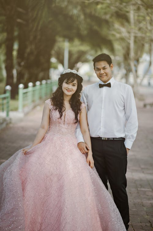 Безкоштовне стокове фото на тему «весілля, весільна сукня, весільний»