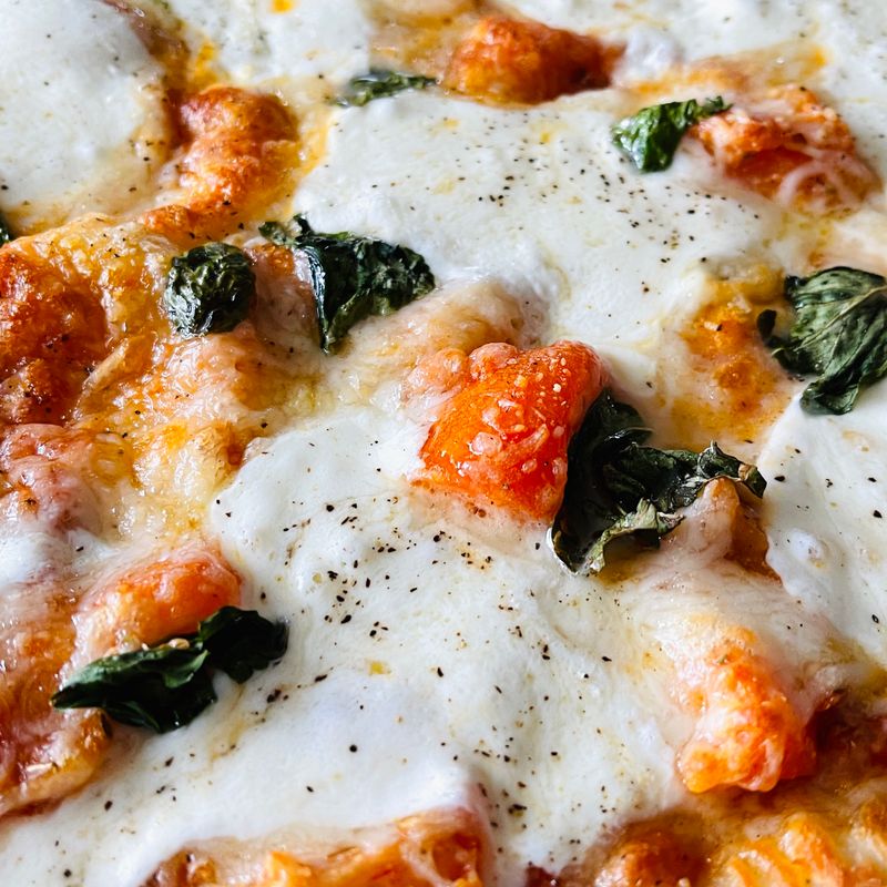 Tomato Basil and Mozzarella Savory Oats