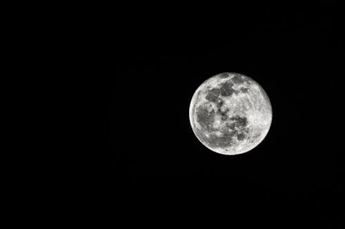Gratis Immagine gratuita di Cielo scuro, fotografia lunare, luna piena Foto a disposizione