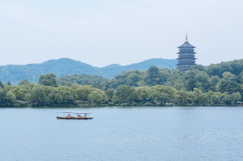 Δωρεάν στοκ φωτογραφιών με hangzhou, βάρκα, βουνό