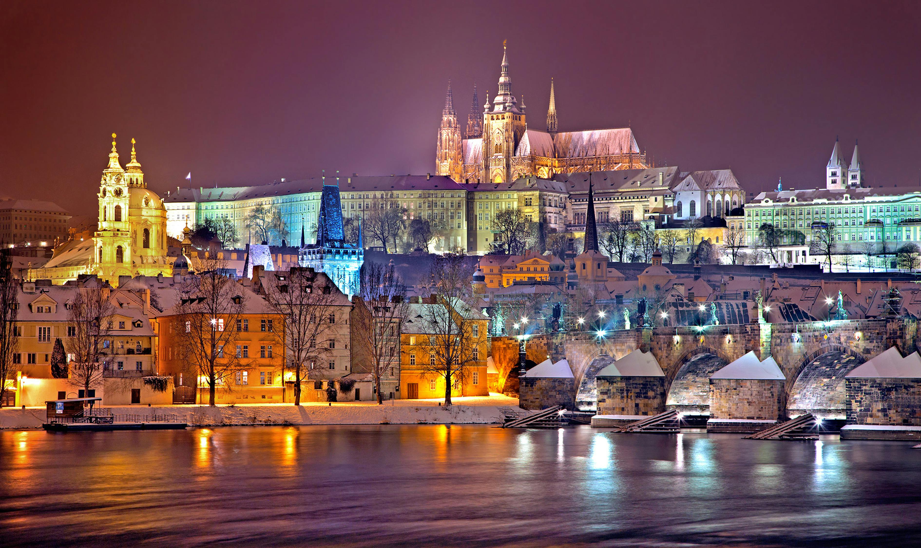 prague night tour free