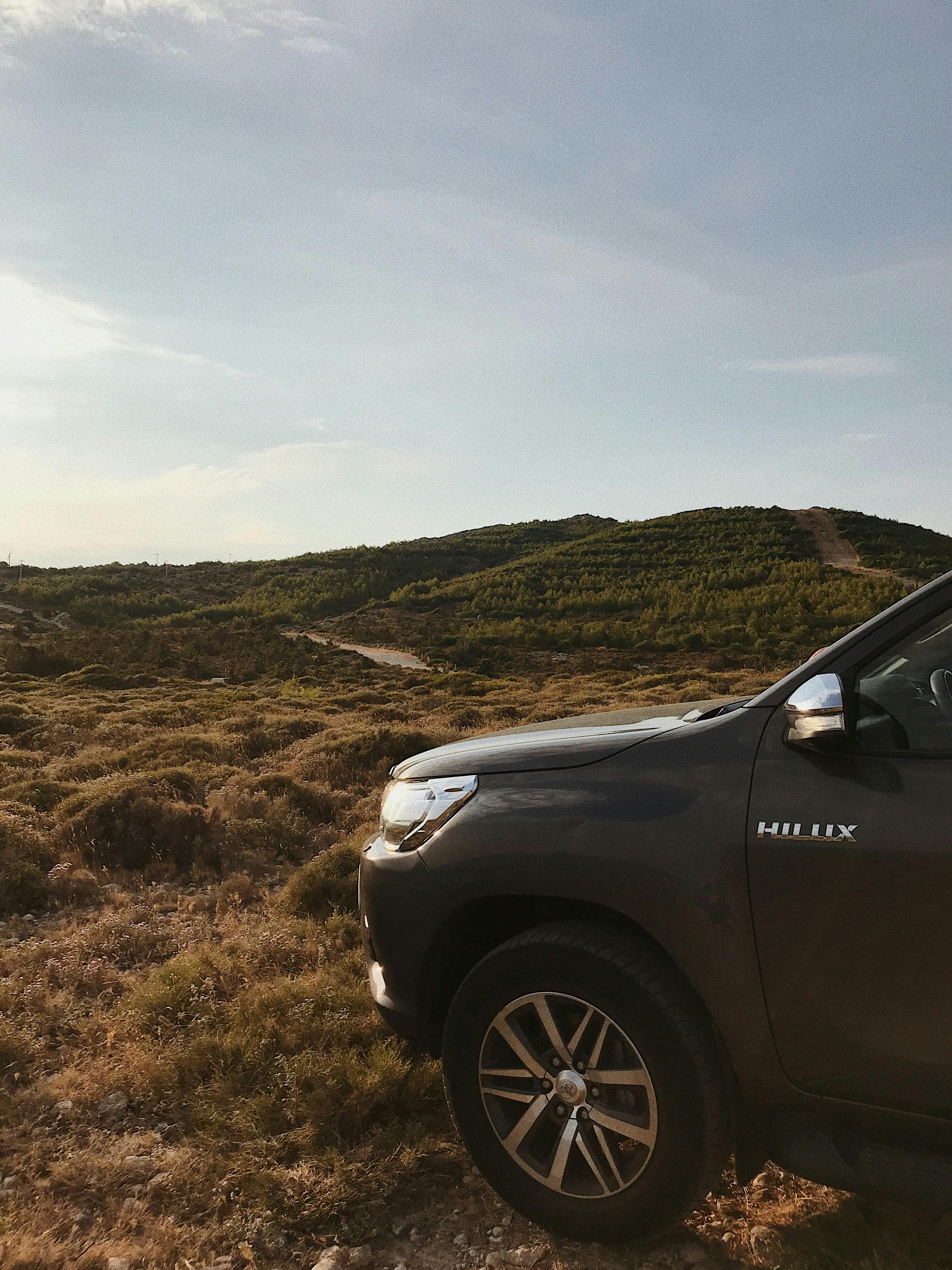 Toyota fortuner on Craiyon