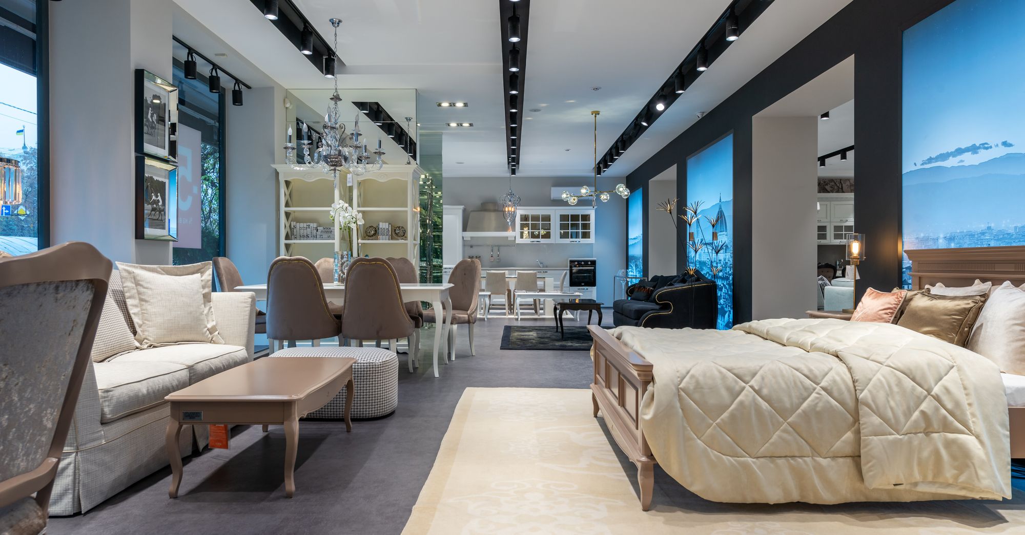 RH Stands to Gain as Wealthy Buyers Keep Spending on Luxury Homes