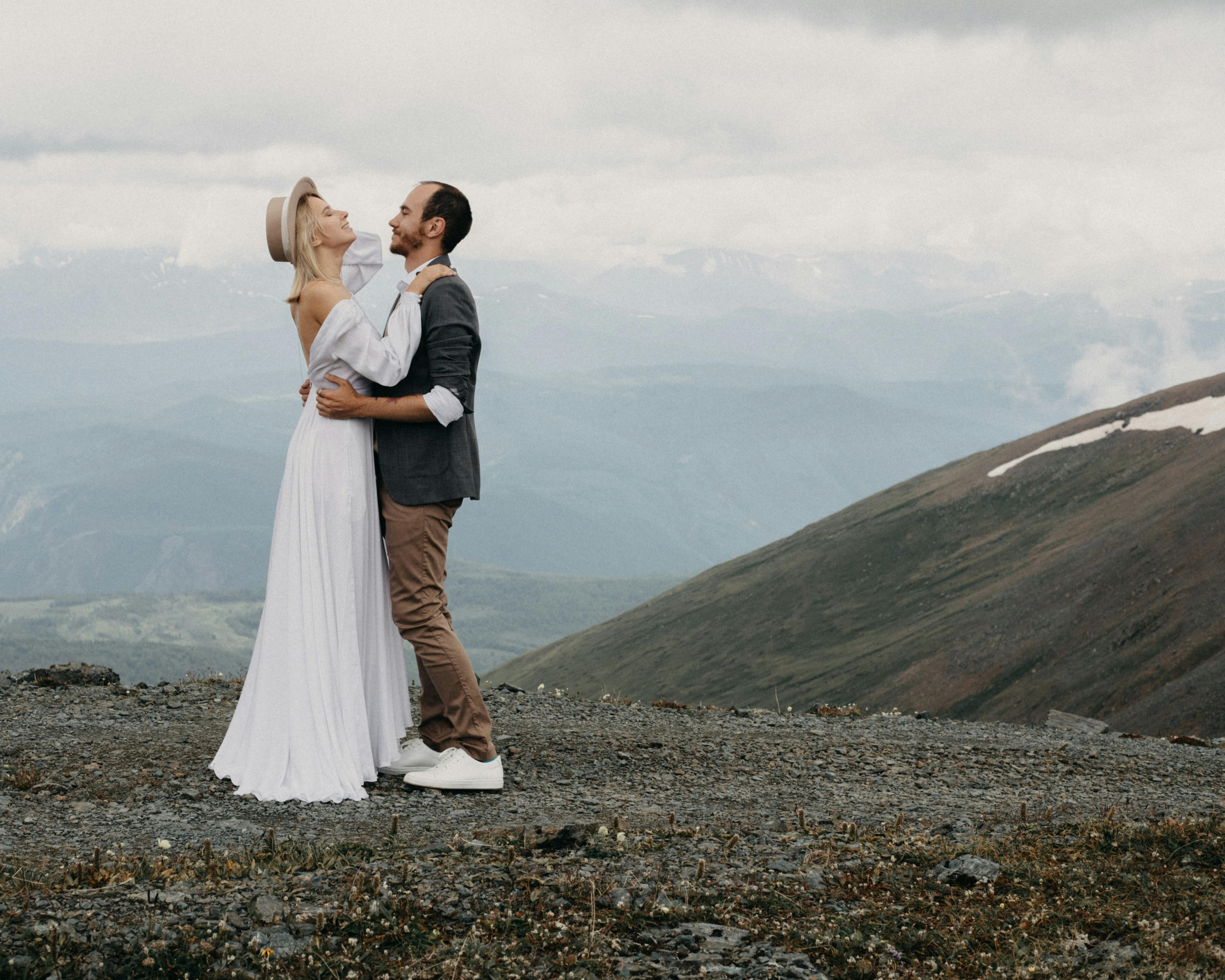 What does an unhealthy marriage look like?