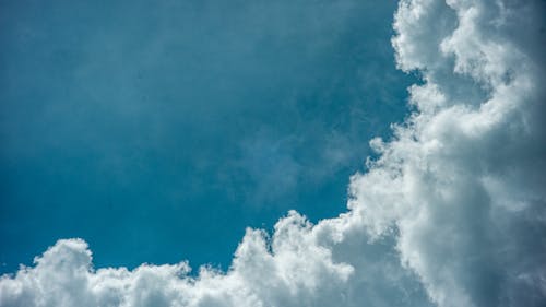 Fotobanka s bezplatnými fotkami na tému modrá obloha, mraky, oblačný