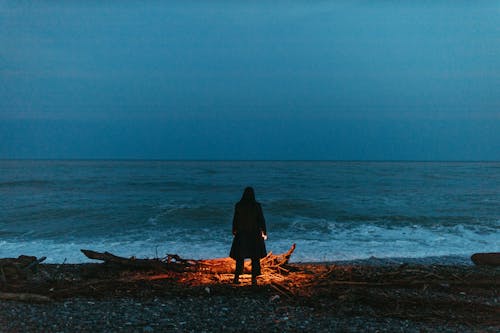 Δωρεάν στοκ φωτογραφιών με γυναίκα, θάλασσα, Νύχτα