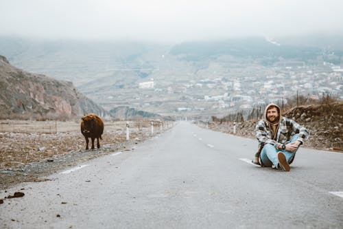 Fotobanka s bezplatnými fotkami na tému dedinský, dláždená cesta, exteriéry