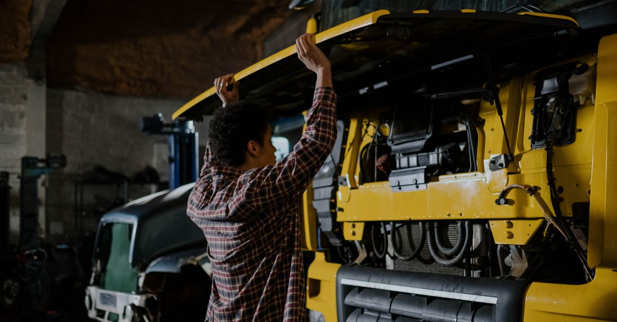 The True Cost of Fleet Downtime and Predictive Maintenance