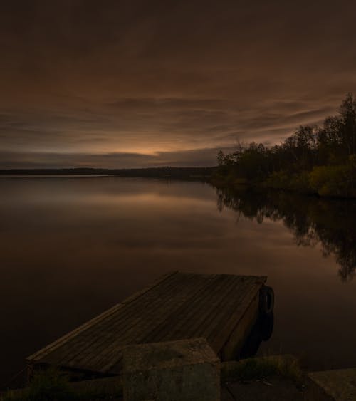 bezplatná Základová fotografie zdarma na téma dok, jezero, klidné vody Základová fotografie