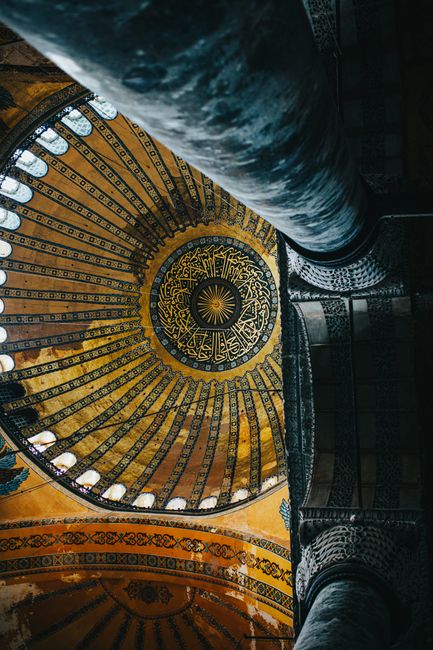 Mengagumi Arsitektur Megah Hagia Sophia: Perpaduan Gaya Bizantium dan Ottoman Mengagumi Arsitektur Megah Hagia Sophia: Perpaduan Gaya Bizantium dan Ottoman