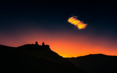 Gratis stockfoto met bergen, dramatische hemel, gouden uur Stockfoto