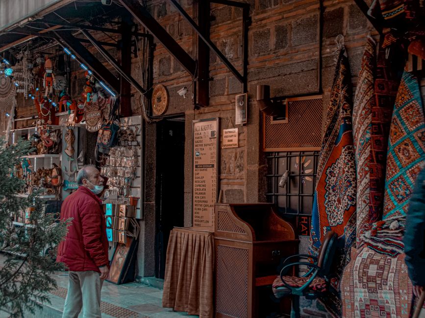 Display of authentic Jordanian keffiyeh (shemagh) in a market stall