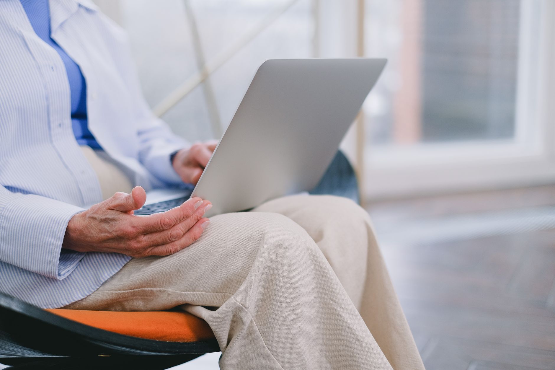 Best Laptop Cooling Pads for Seniors
