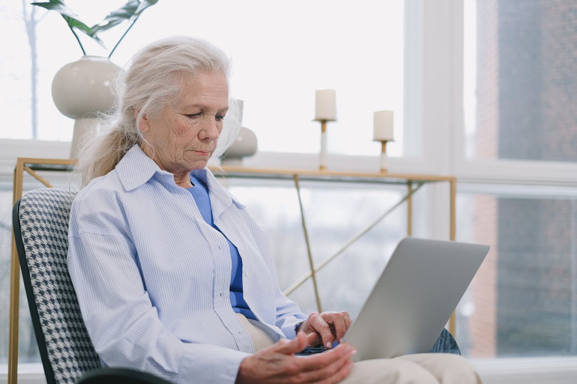 How Baby Boomers Can Work Remotely from the Internet