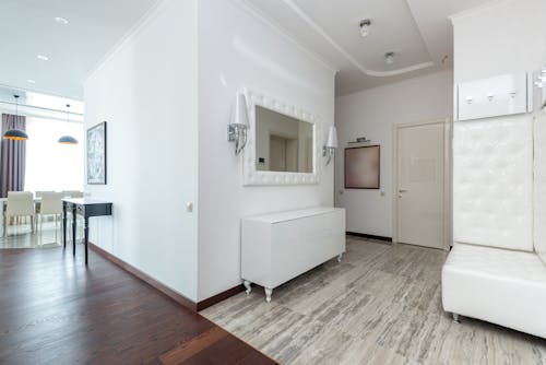 Foto d'estoc gratuïta de apartament, apartaments, blanc