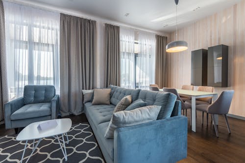 Darmowe zdjęcie z galerii z apartament, dywan, fotel