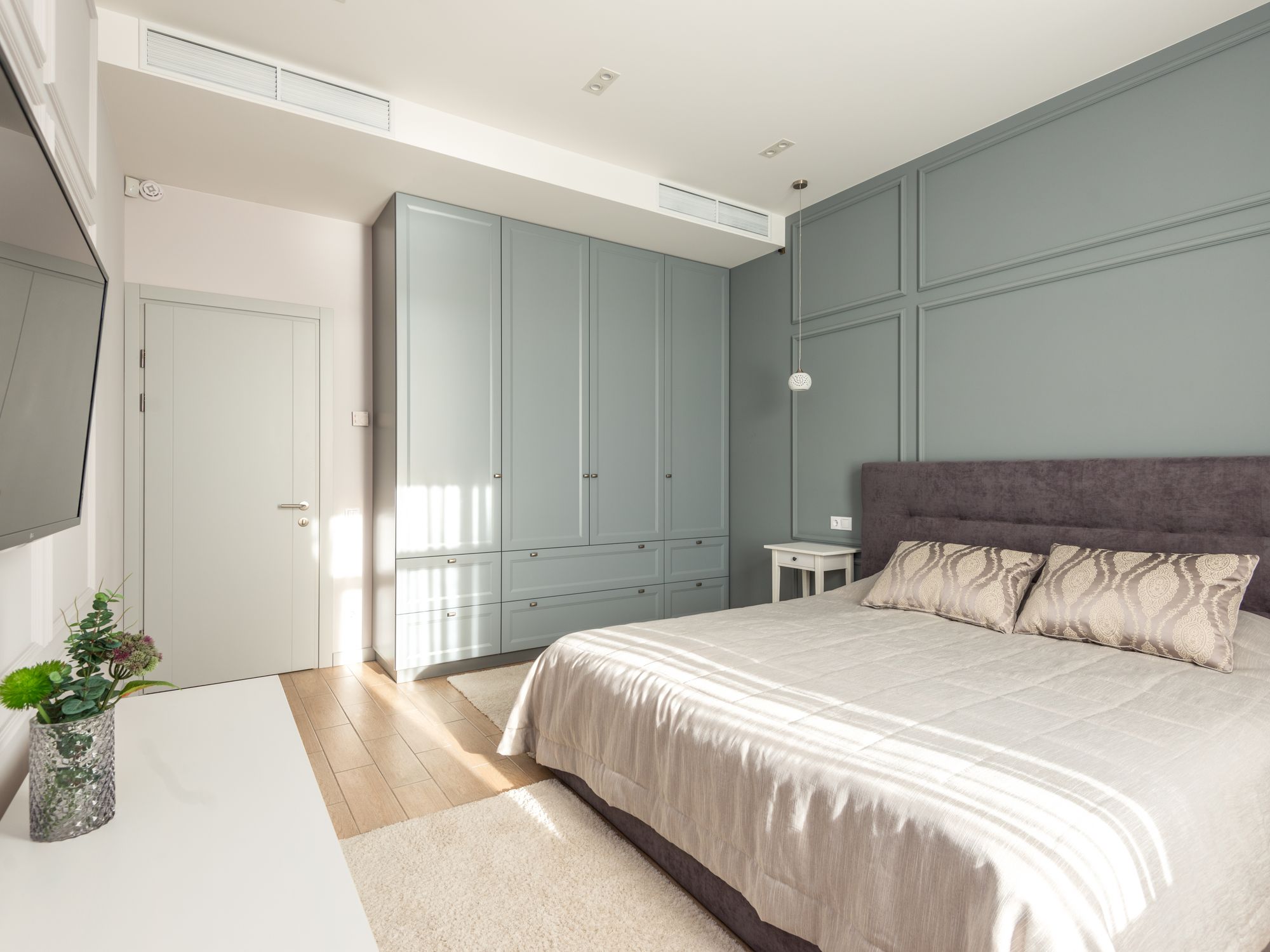 Kitchen Spraying in Lampton, Hounslow — specialist spraying kitchen cabinets to a factory finish