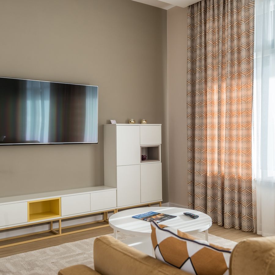 4K Smart TV 65 inch