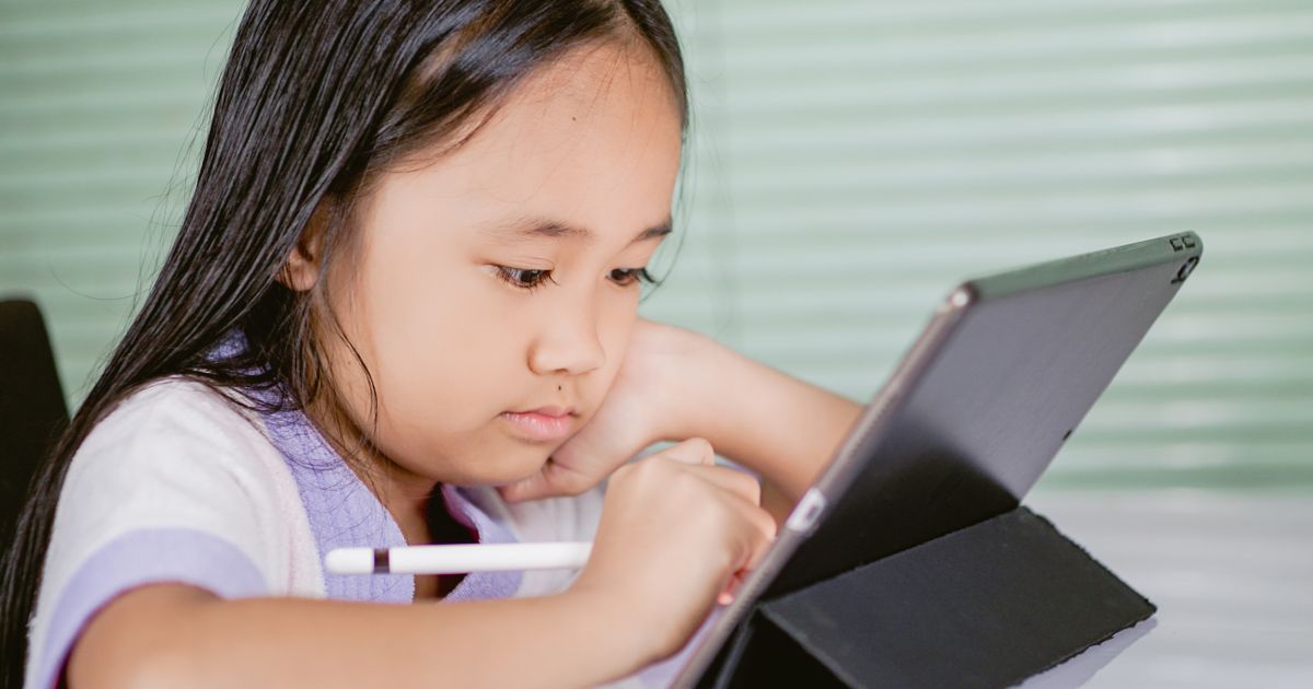 Khảo thí thích ứng: vì sao đề tự đổi độ khó cần một kho đã hiệu chuẩn, và điều đó nghĩa là gì với lớp học