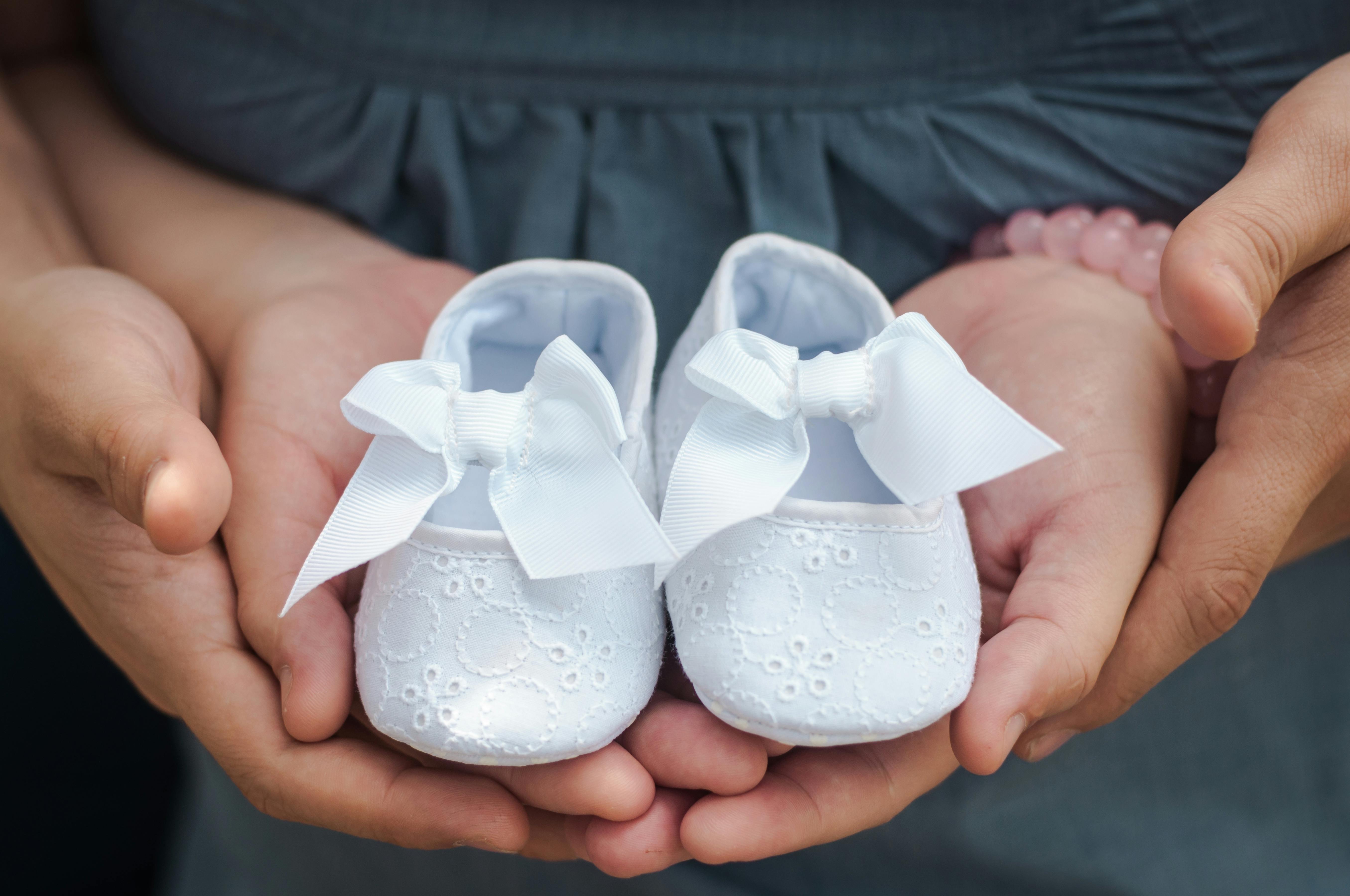 White baby shower: Más de 57,150 fotos de stock con licencia libres de  regalías