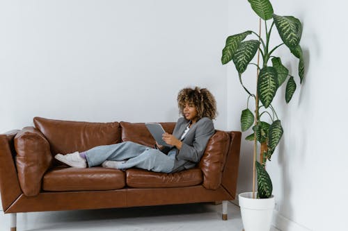 Gratuit Imagine de stoc gratuită din canapea, femeie, femeie afro-americană Fotografie de stoc