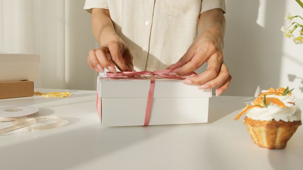 creative settlement gift