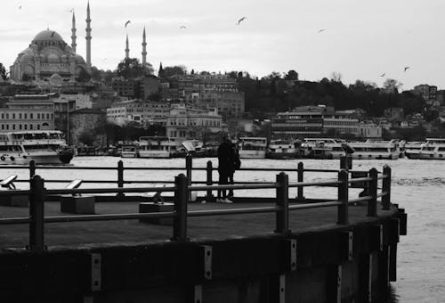 Black and White Photo of the Harbor